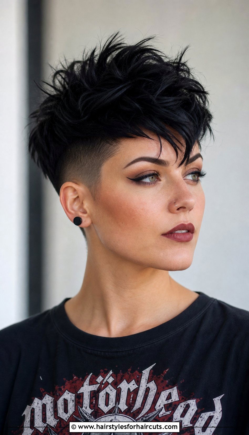 Short Goth Layered Crop - 25 goth hairstyles for short hair - 25 goth hairstyles for short hair