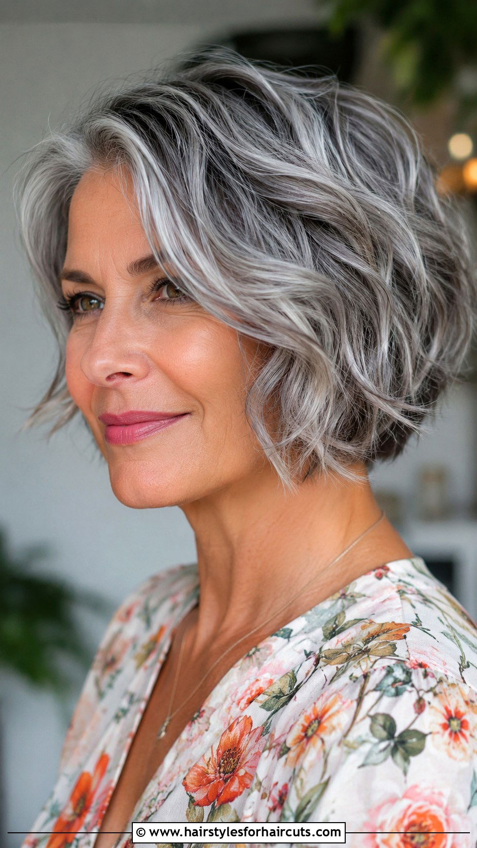 Short Grey Hair with Highlights - 25 grey hair short haircuts - 25 grey hair short haircuts