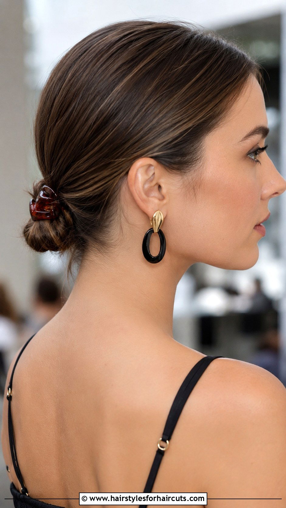Short Hair Micro Bun With Clip - 25 short hair hairstyles with mini claw clips - 25 short hair hairstyles with mini claw clips