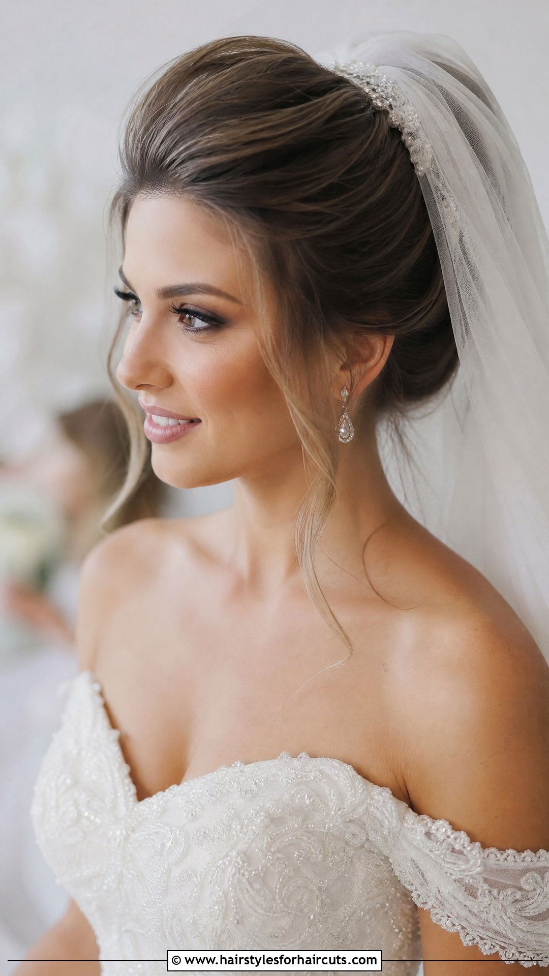 Short Hair Pouf With Veil - 25 wedding hairstyles for short thin hair - 25 wedding hairstyles for short thin hair