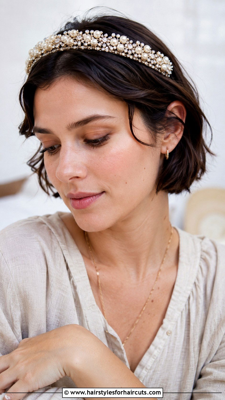 Short Hair Renaissance Headband - 25 short hair renaissance hairstyles - 25 short hair renaissance hairstyles