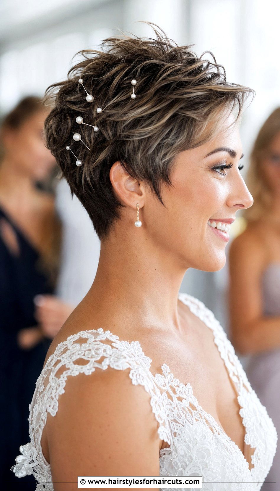 Short Hair With Pearl Pins - 25 wedding hairstyles for really short hair - 25 wedding hairstyles for really short hair