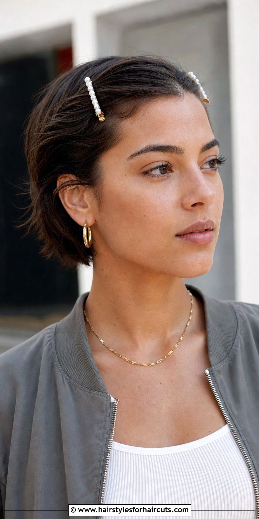 Short Hair With Swept Back Clips - 25 off the face hairstyles for short hair - 25 off the face hairstyles for short hair
