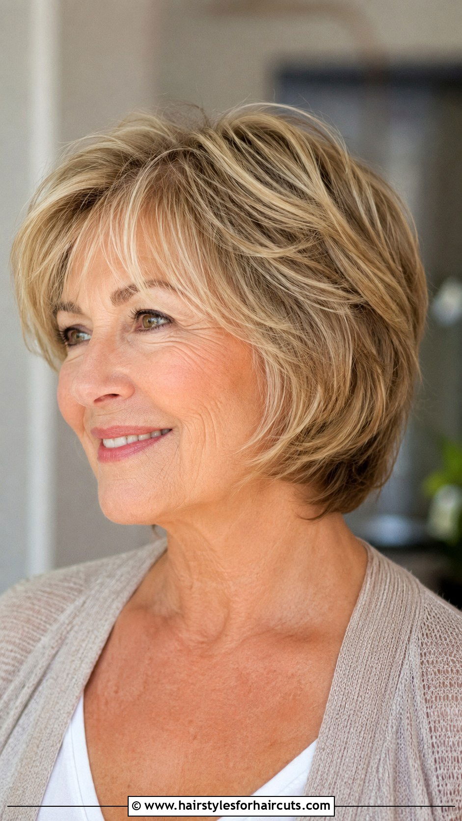 Short Layered Bob - 25 bob hairstyles for women over 60 - 25 bob hairstyles for women over 60