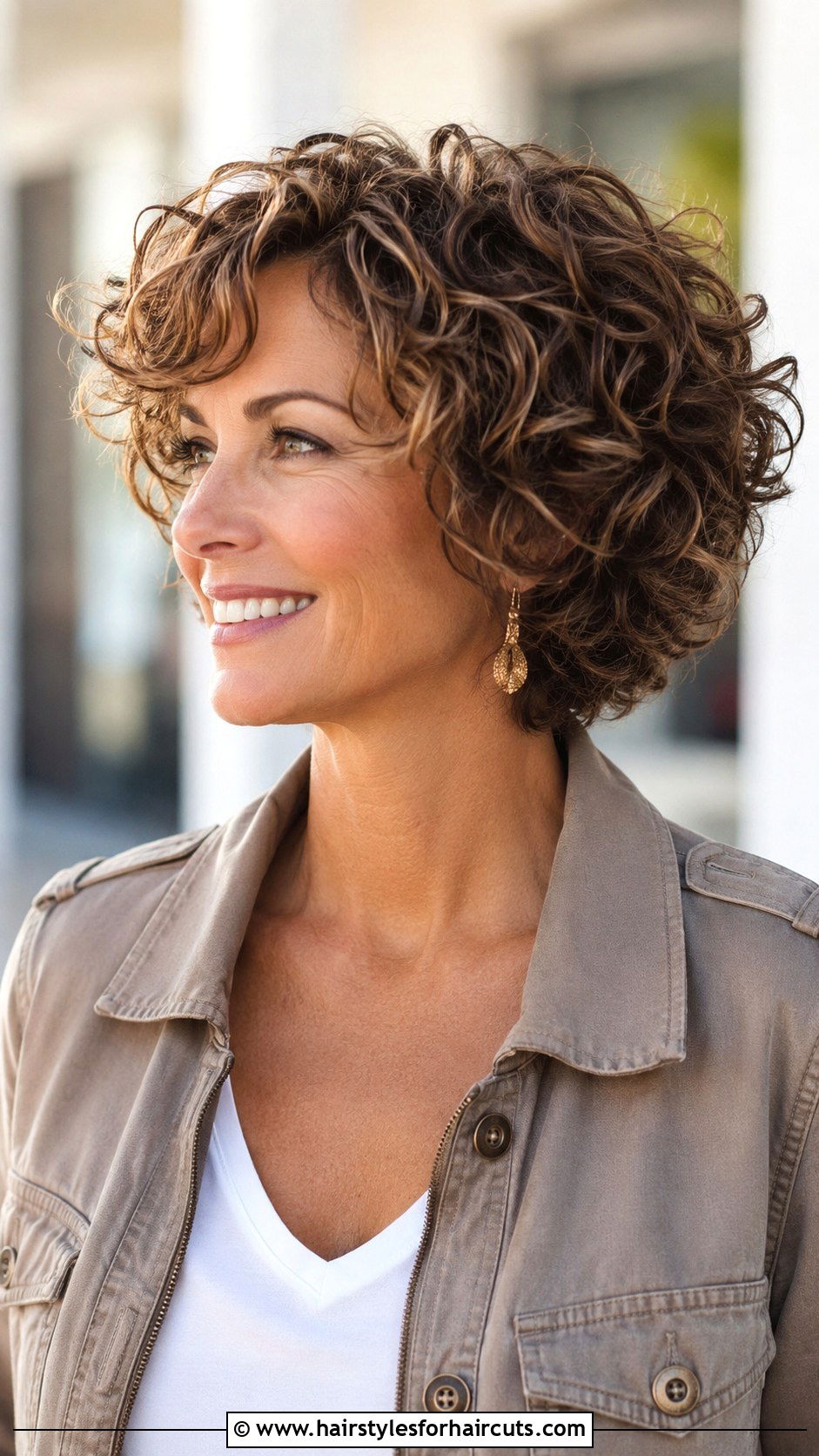 Short Layered Curls - 25 black hairstyles for thin hair over 50 - 25 black hairstyles for thin hair over 50