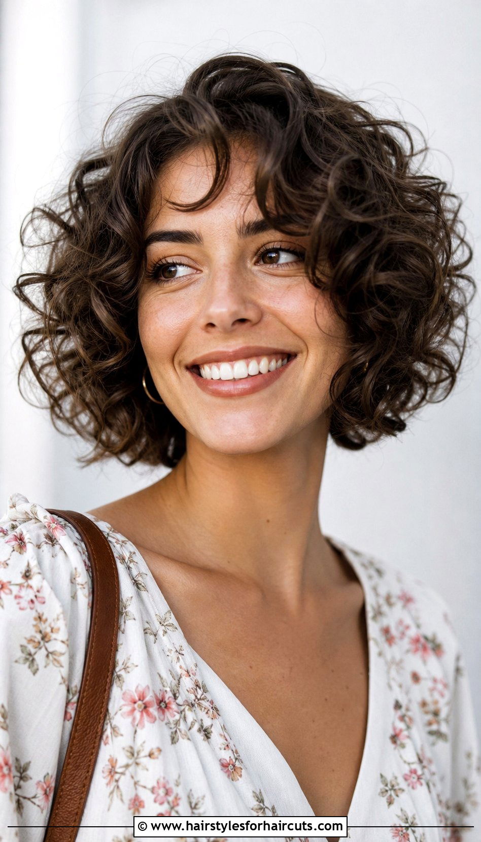 Short Layered Curly Bob - 25 curly haircuts layers - 25 curly haircuts layers