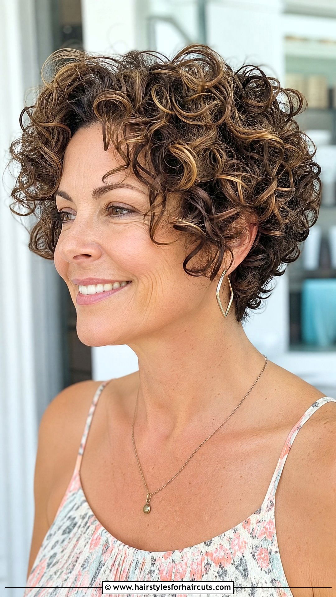 Short Layered Curly Cut - 25 fine hair short layered haircuts - 25 fine hair short layered haircuts