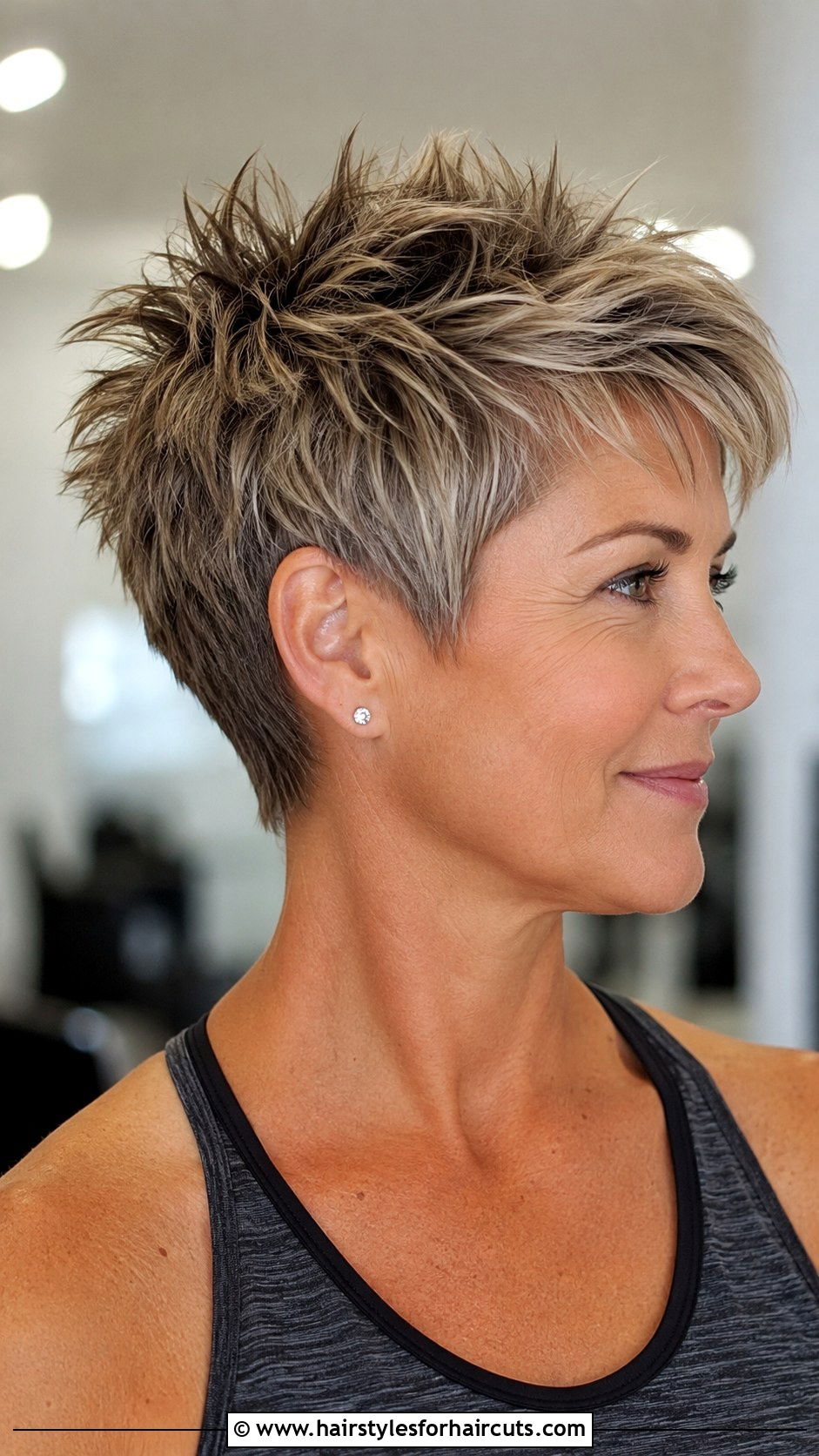 Short Layered Haircut - 25 ladies haircuts style - 25 ladies haircuts style