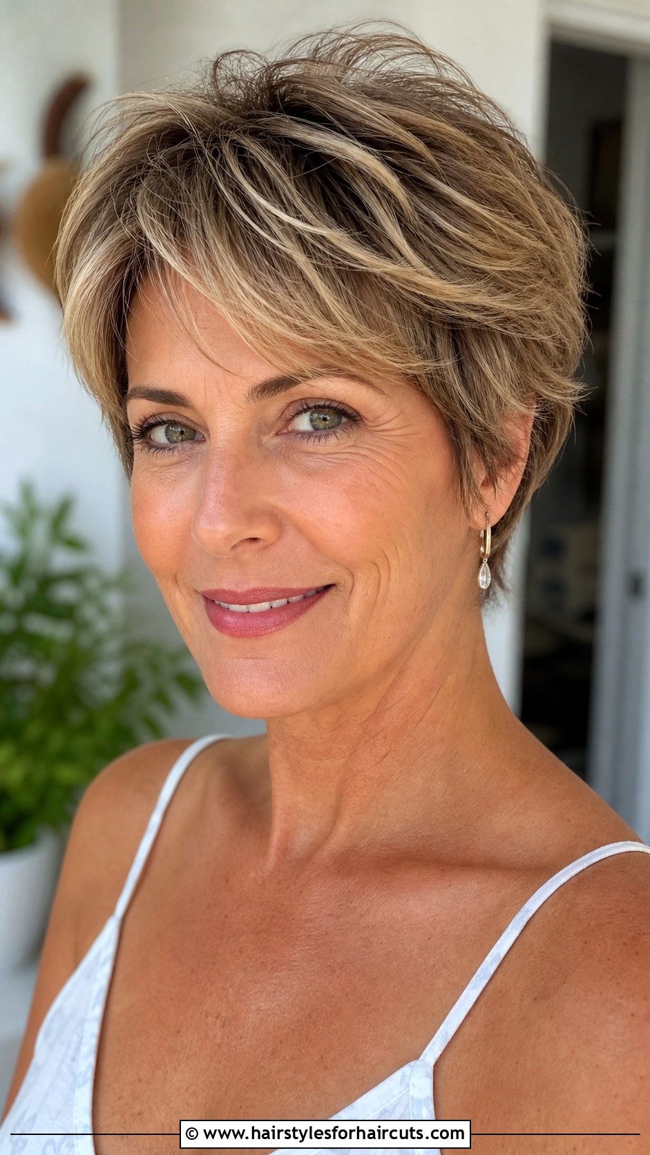 Short Layered Haircut - 25 haircuts for mature women with fine hair - 25 haircuts for mature women with fine hair