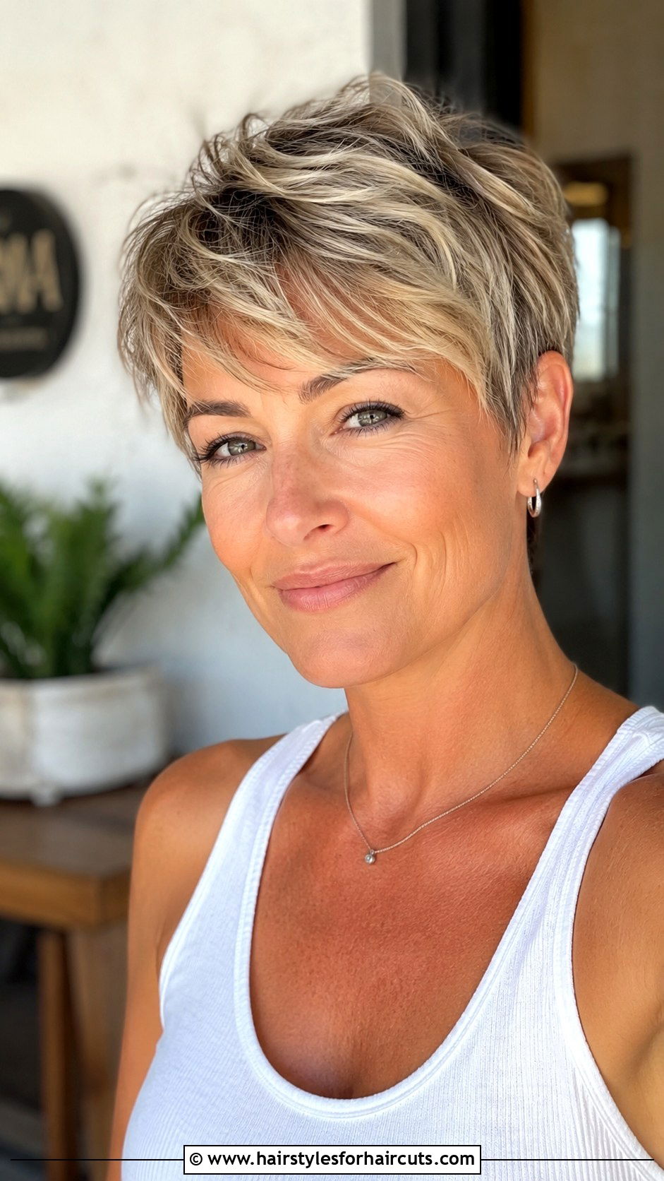 Short Layered Pixie - 25 pixie haircuts for thick hair - 25 pixie haircuts for thick hair