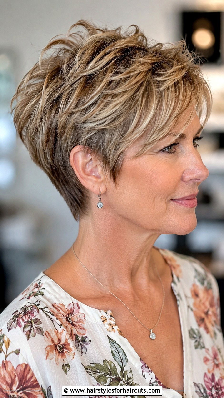 Short Layered Pixie - 25 haircuts for thick short hair - 25 haircuts for thick short hair