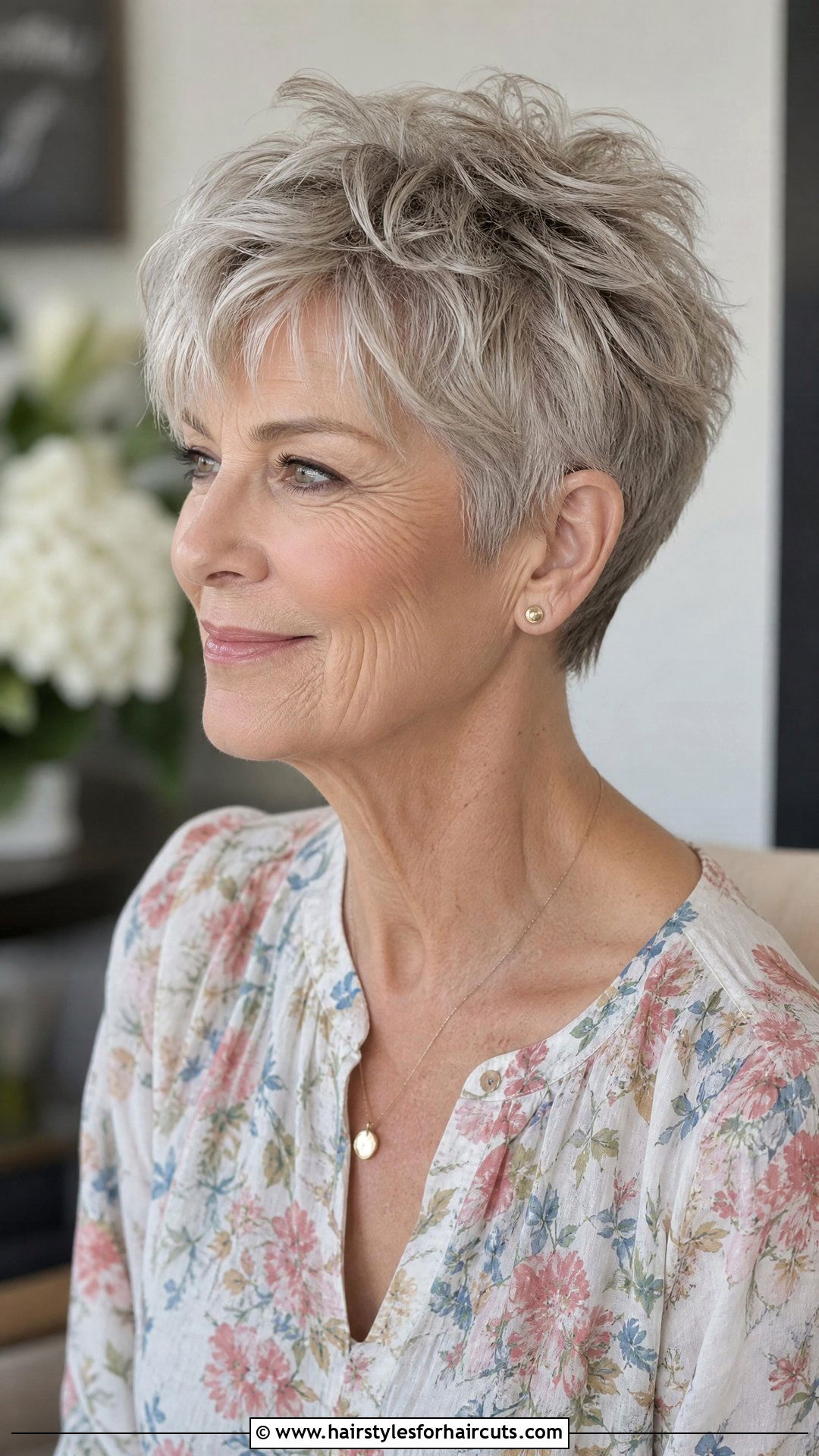 Short Layered Pixie Cut - 25 hairstyles for older women with thinning hair - 25 hairstyles for older women with thinning hair