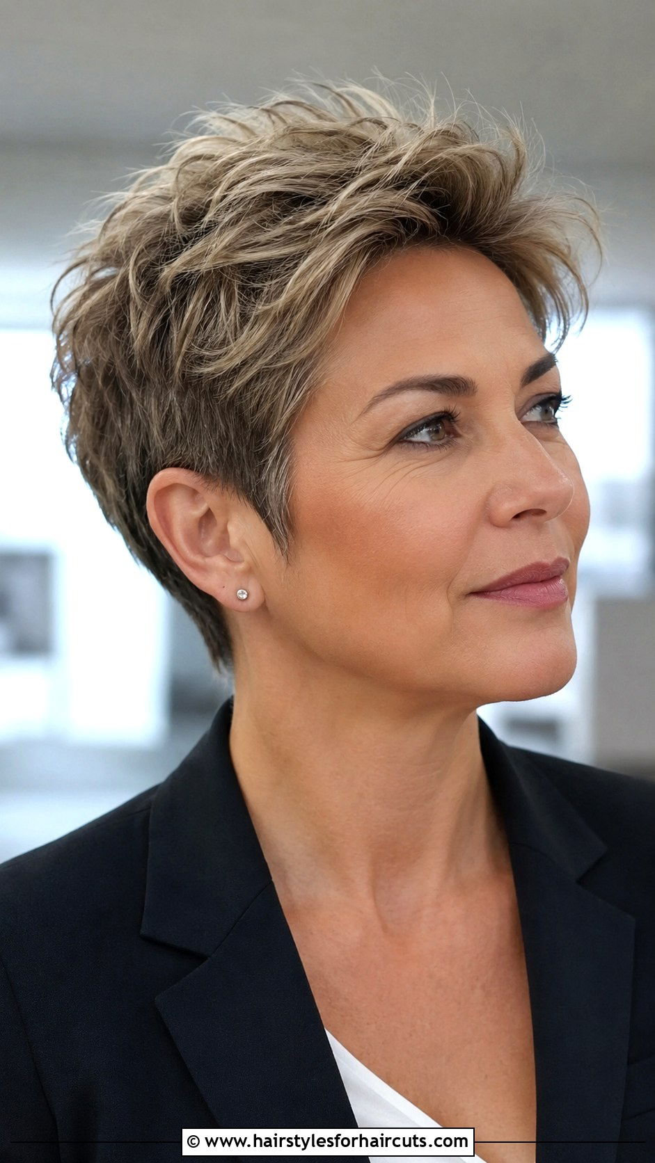 Short Layered Pixie Cut - 25 body haircuts - 25 body haircuts