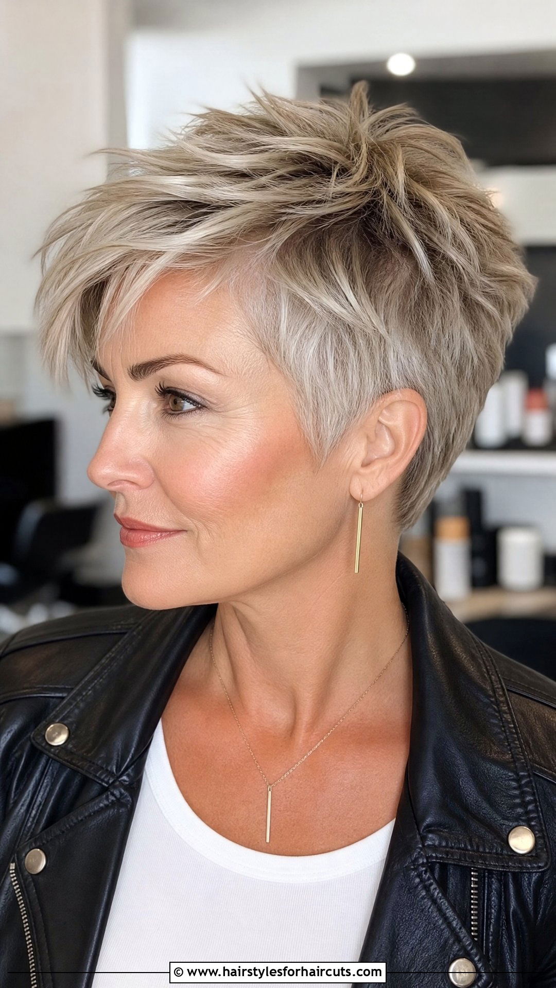 Short Layered Pixie Haircut - 25 white woman hairstyles - 25 white woman hairstyles