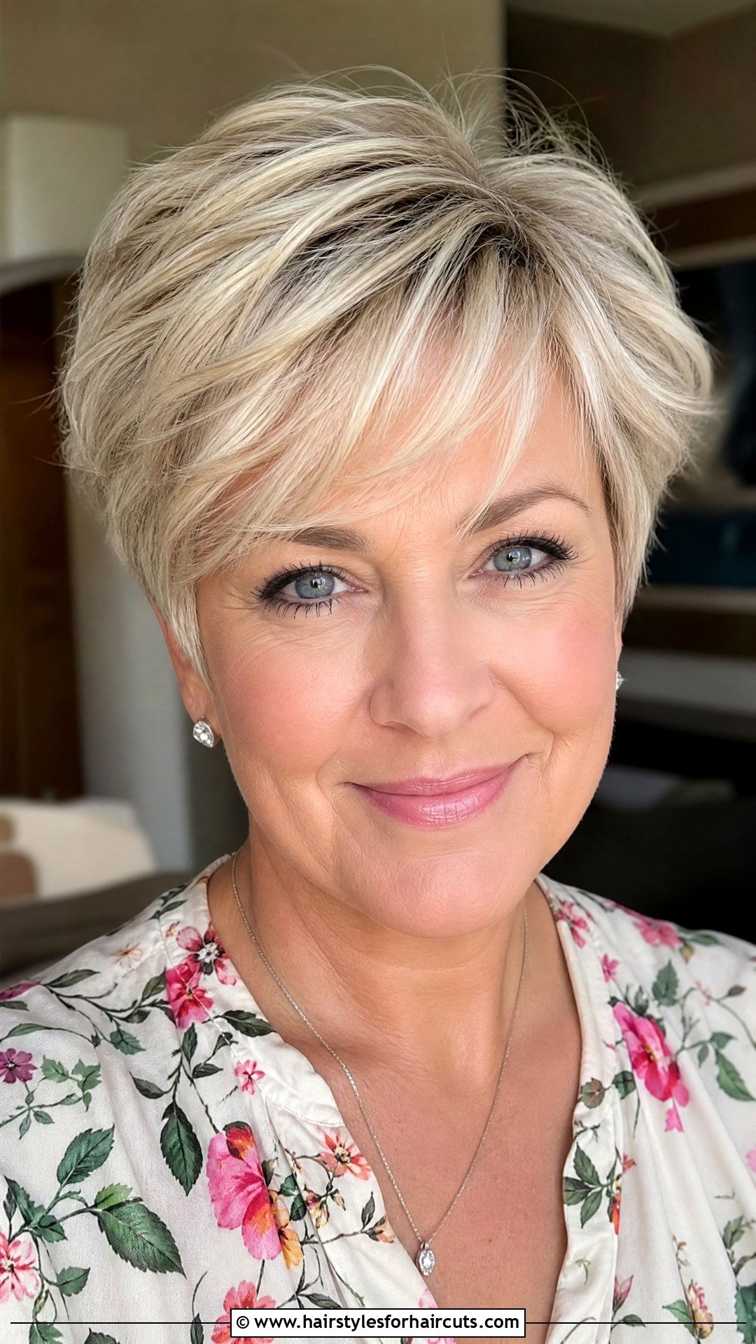 Short Layered Pixie With Feathered Bangs - 25 haircuts for short hair with bangs - 25 haircuts for short hair with bangs