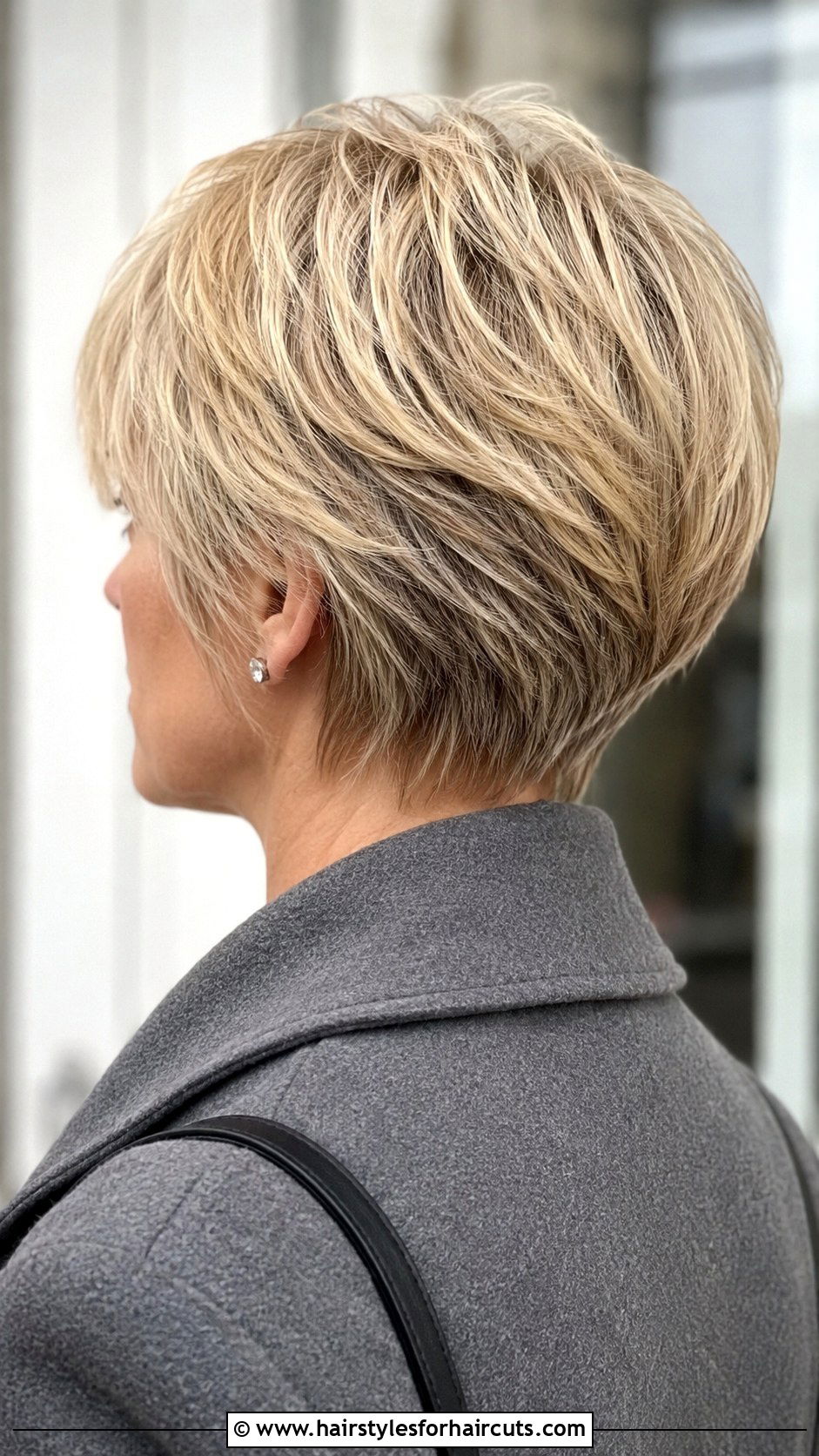 Short Layered Wedge Haircut - 25 haircuts for blonde thin hair - 25 haircuts for blonde thin hair