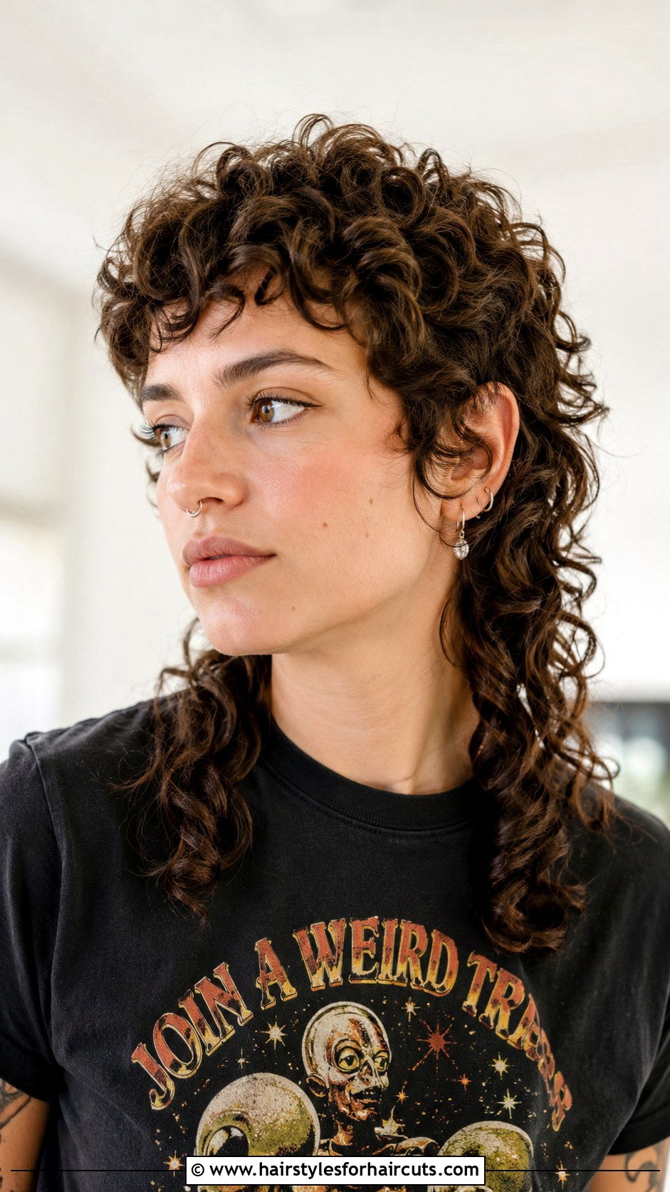 Short Medium Curly Mullet - 25 medium haircuts for women with curly hair - 25 medium haircuts for women with curly hair