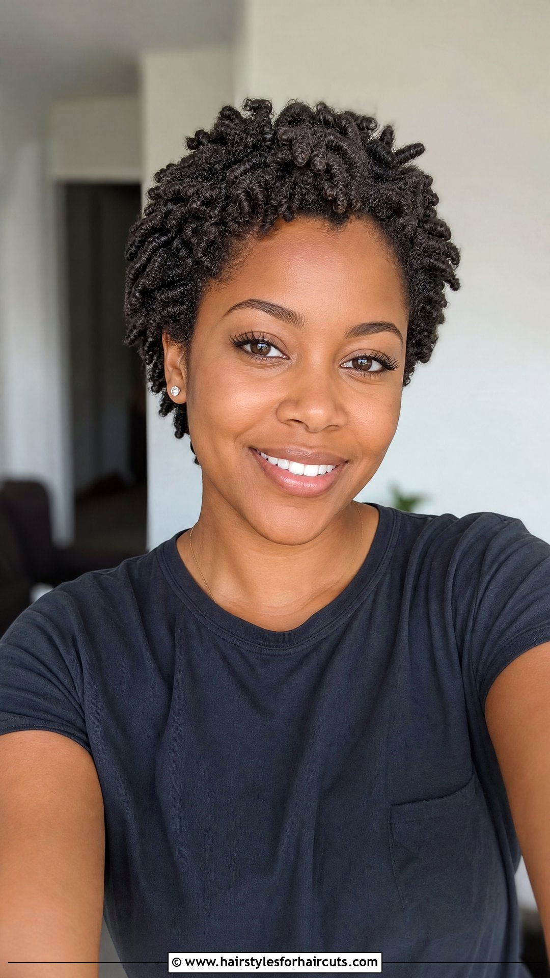 Short Natural Sponge Curls - 25 beginner natural hairstyles for short hair - 25 beginner natural hairstyles for short hair