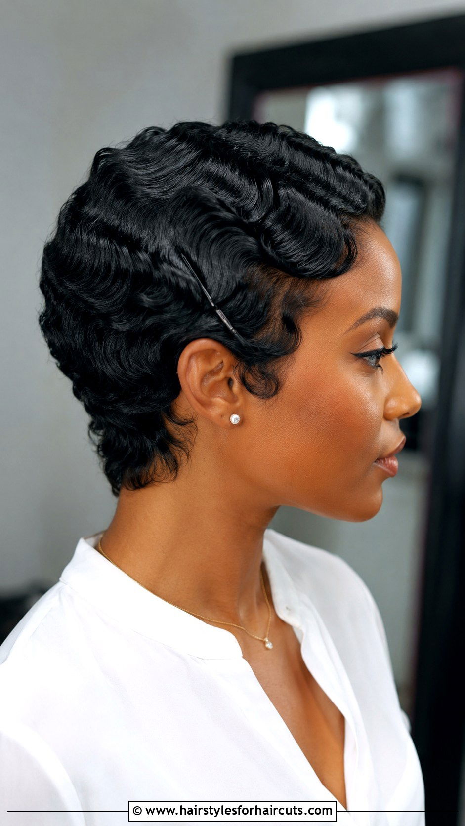 Short Natural Waves - 25 court hairstyles - 25 court hairstyles