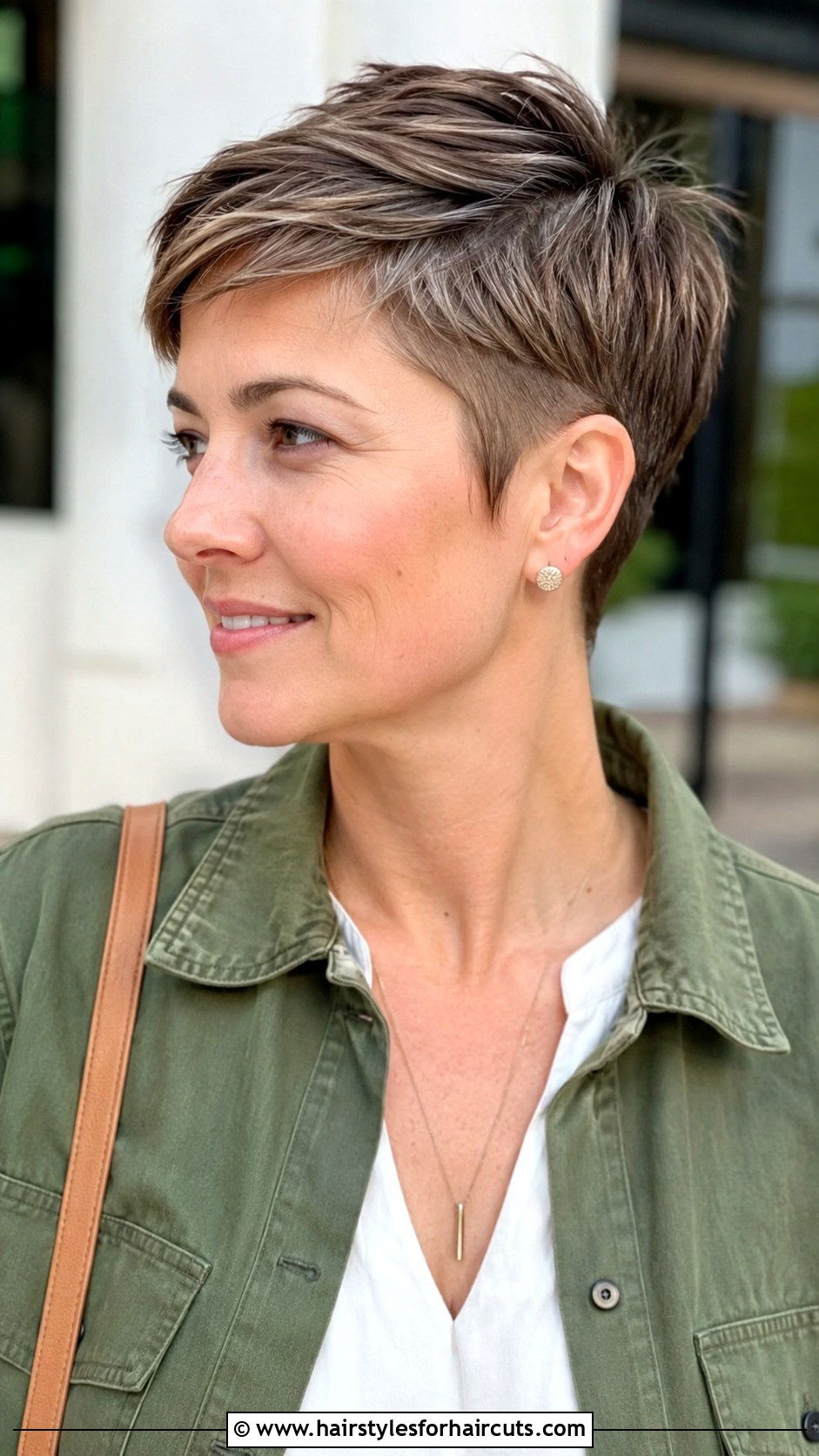 Short Pixie Cut - 25 new mom haircuts - 25 new mom haircuts