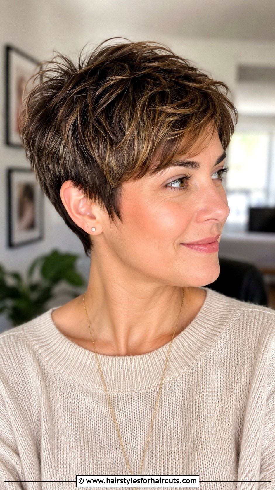 Short Pixie Cut - 25 postpartum haircuts - 25 postpartum haircuts
