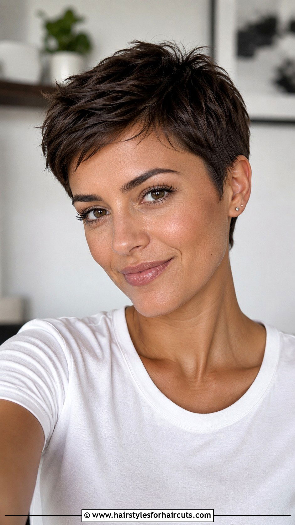 Short Pixie Cut - 25 haircuts icon - 25 haircuts icon