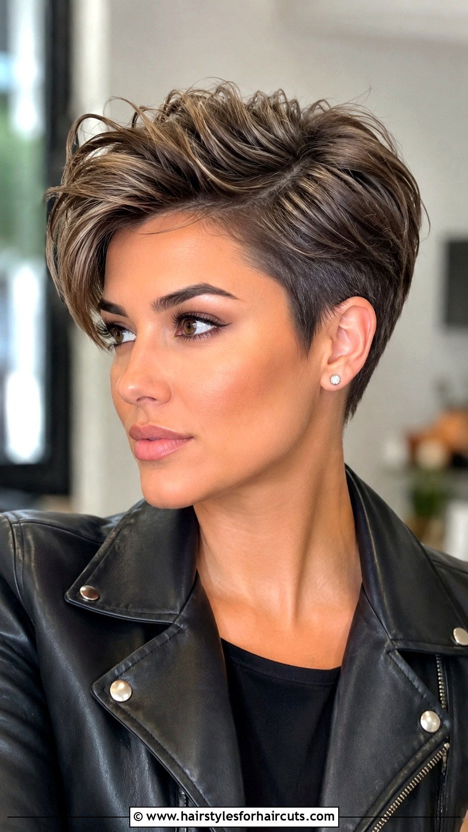 Short Pixie Cut With Voluminous Top - 25 haircuts for rectangle face - 25 haircuts for rectangle face