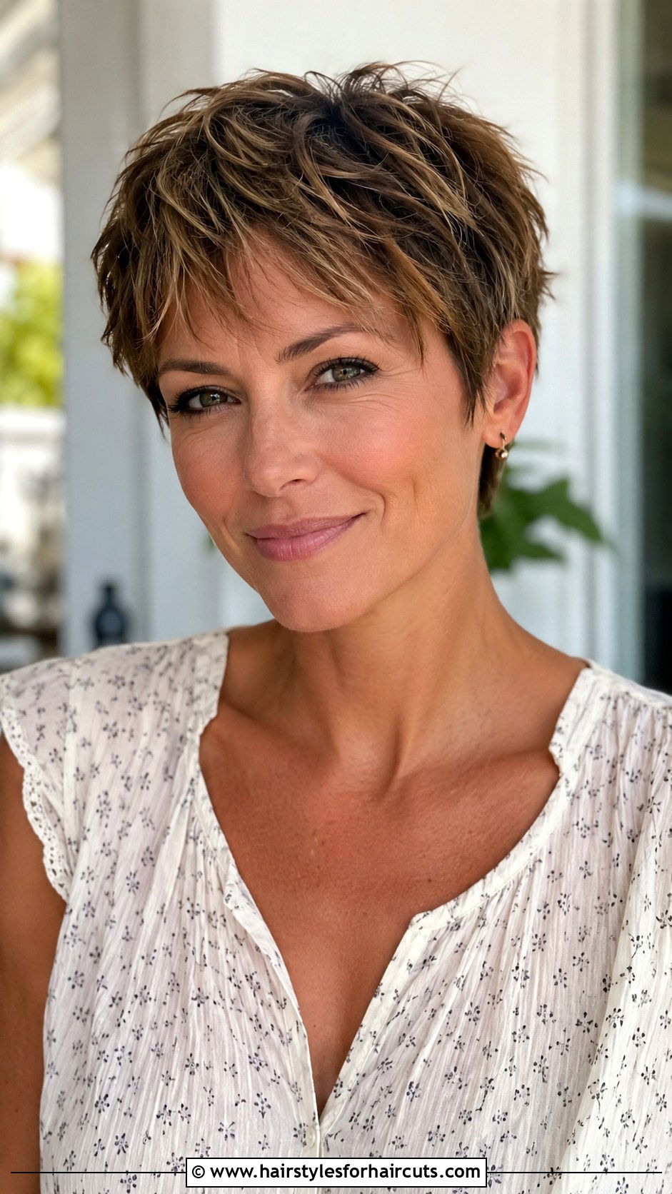 Short Pixie Haircut - 25 haircuts calendar - 25 haircuts calendar