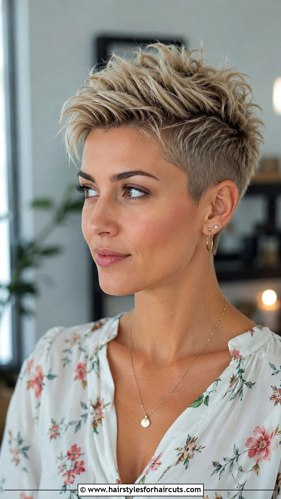 Short Pixie Mohawk - 25 mohak hairstyles - 25 mohak hairstyles