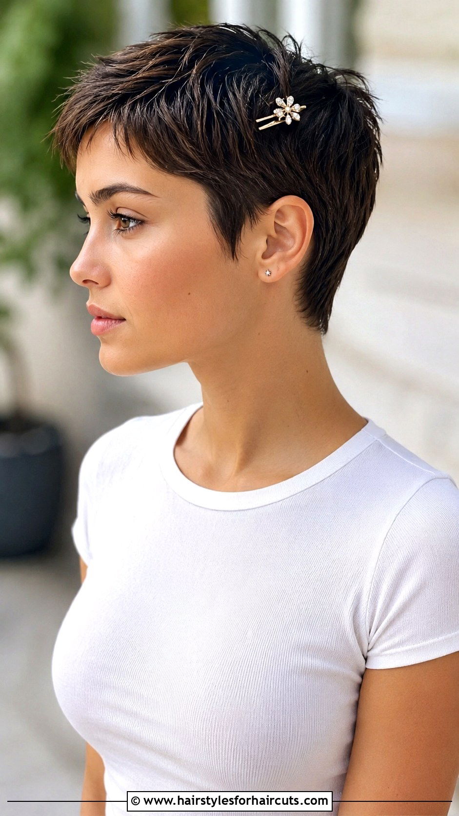 Short Pixie With Hair Comb - 25 hairstyles with hair comb - 25 hairstyles with hair comb