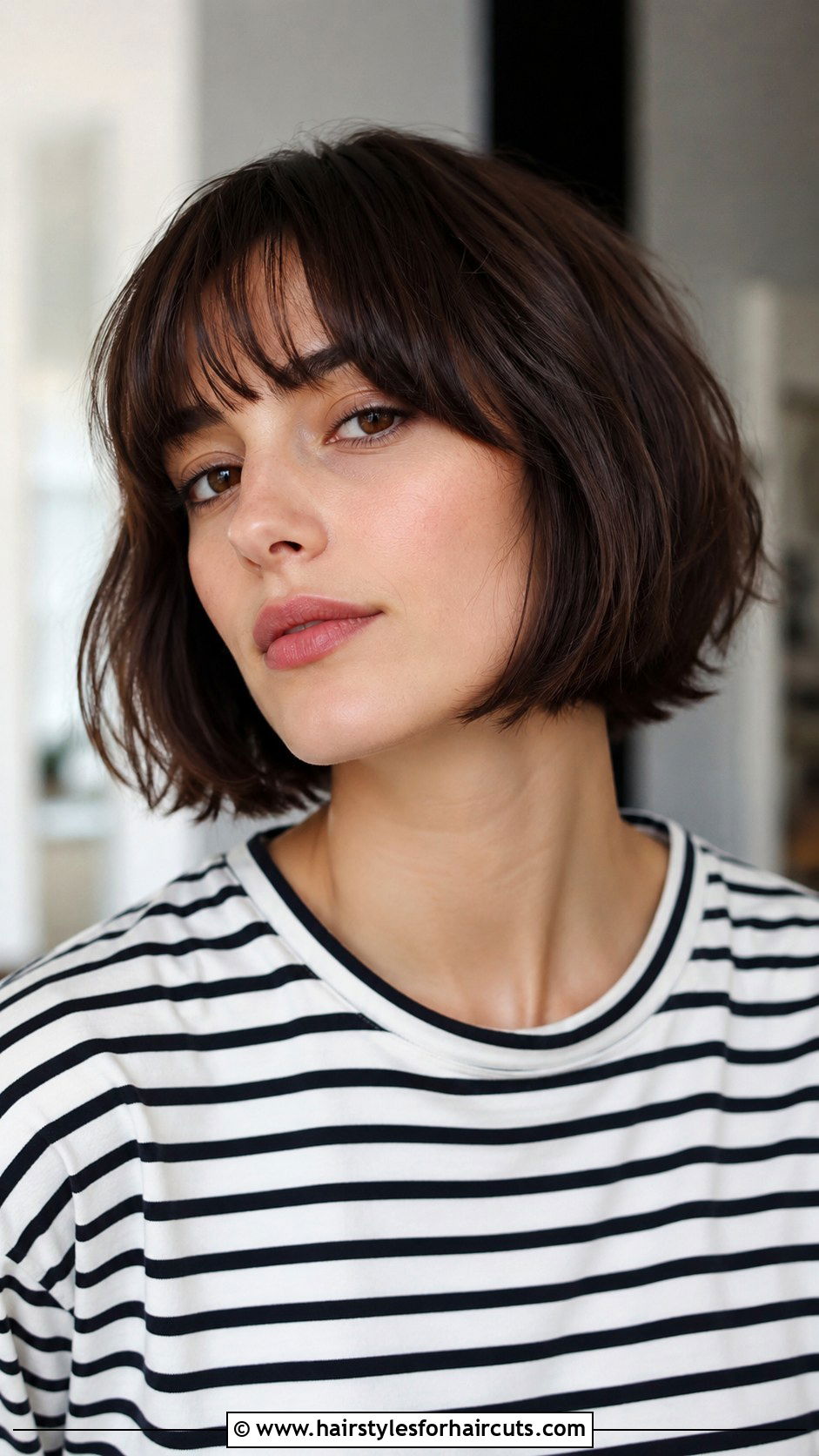 Short Razor Cut Bob - 25 short hairstyles for thick hair over 50 - 25 short hairstyles for thick hair over 50
