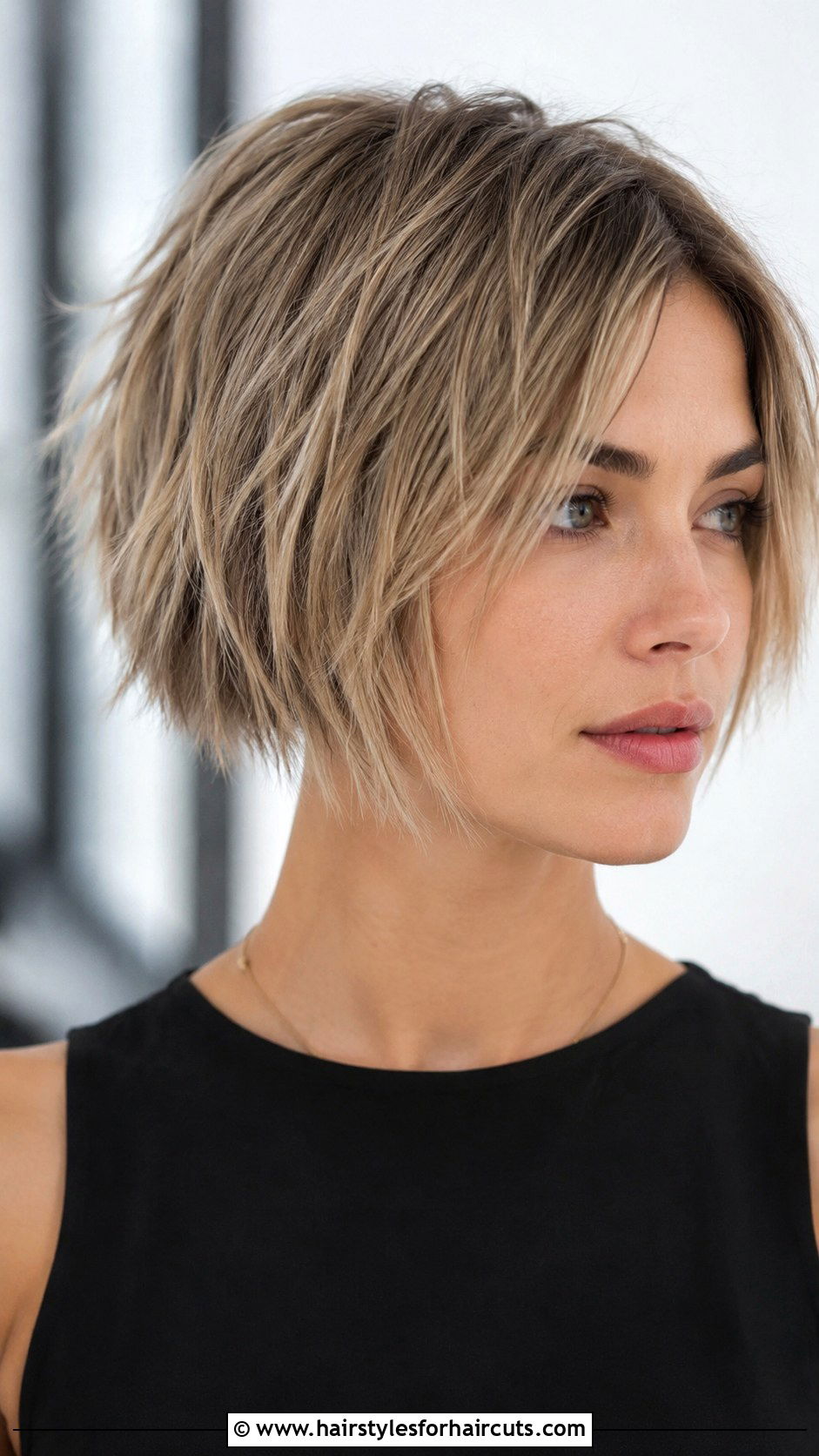 Short Razored Bob - 25 short haircuts for long face - 25 short haircuts for long face