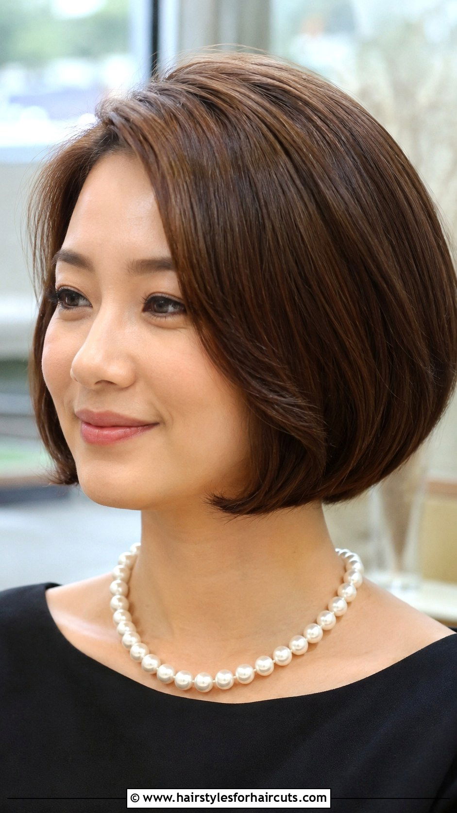 Short Round Bob - 25 short haircuts for long face - 25 short haircuts for long face
