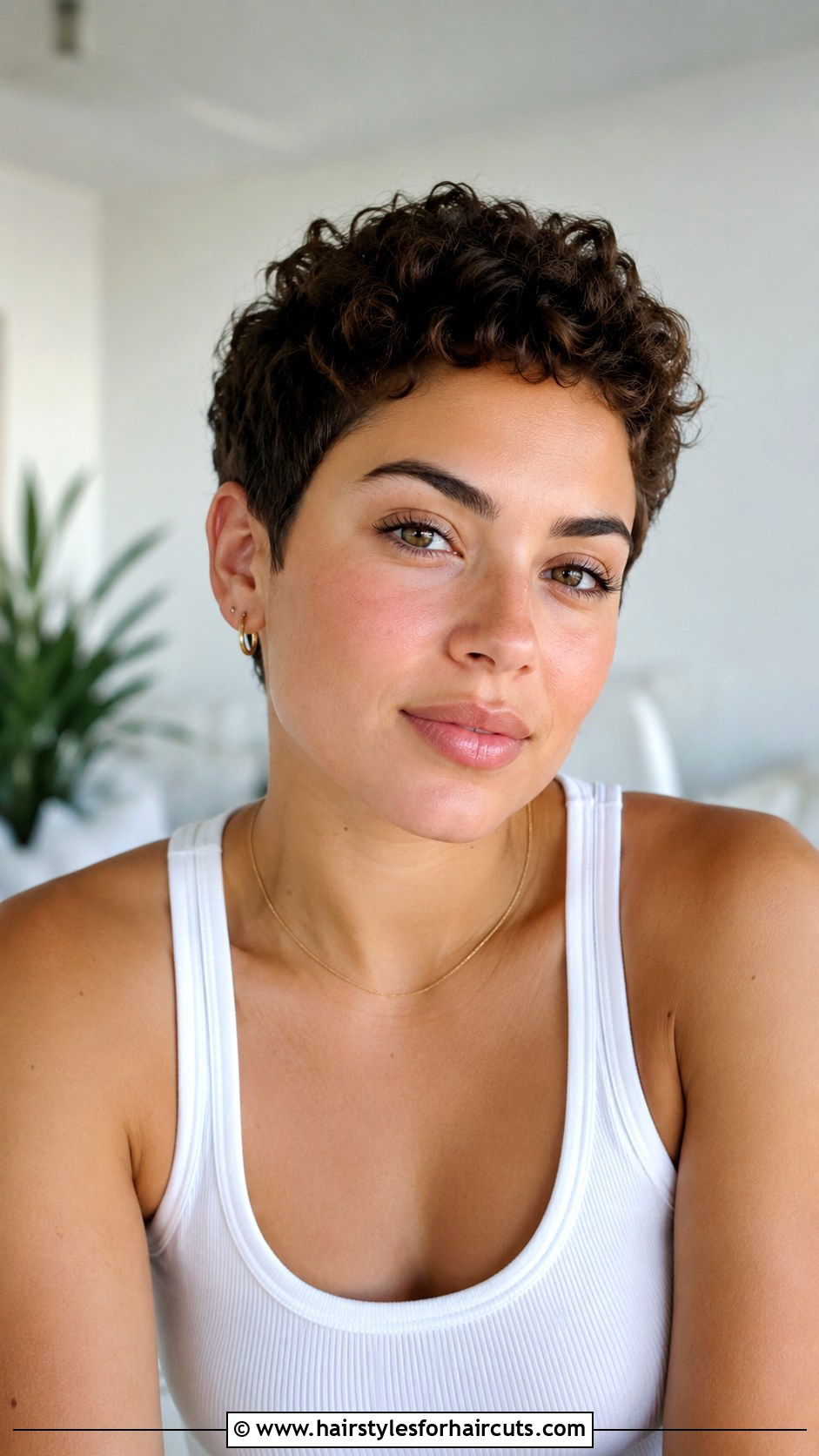 Short Rounded Curly Crop - 25 rounded curly haircuts - 25 rounded curly haircuts