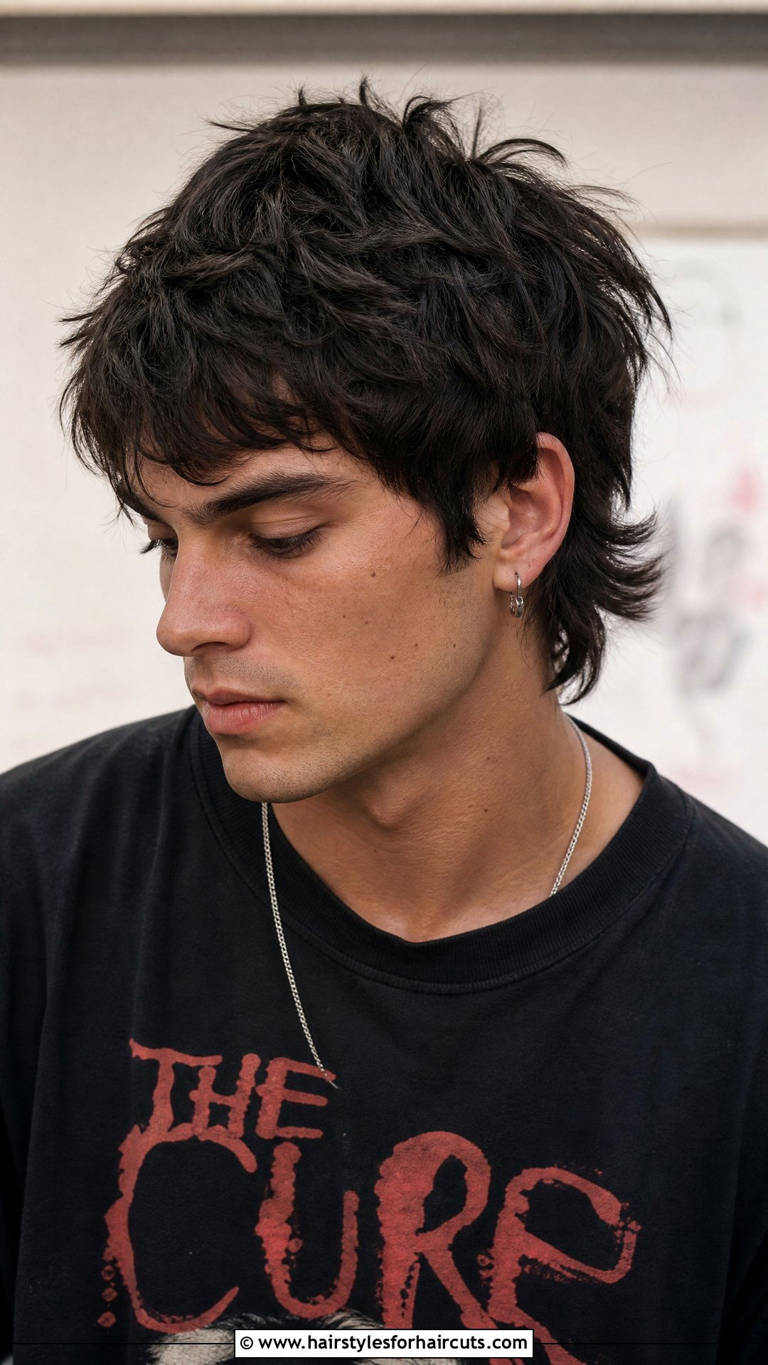Short Shag - 25 transmasc haircuts for straight hair - 25 transmasc haircuts for straight hair