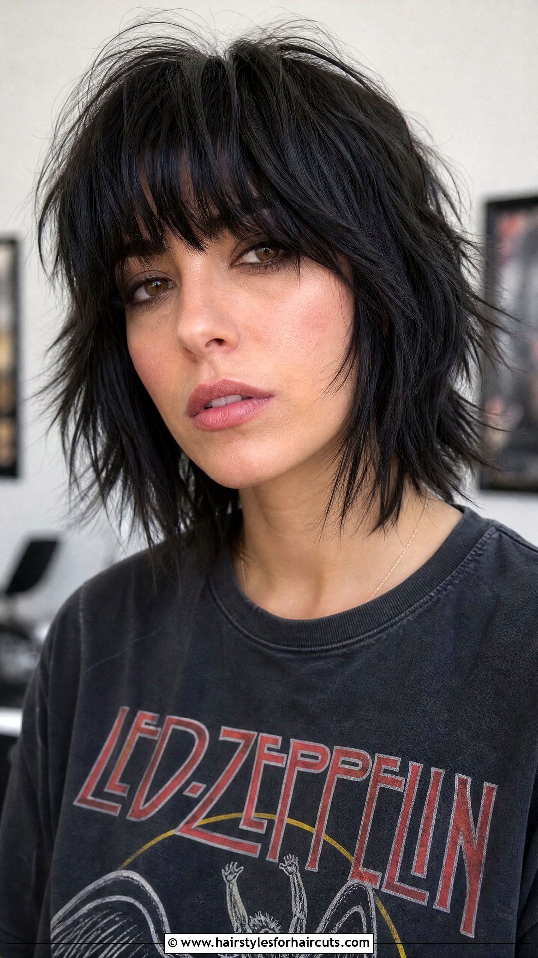 Short Shag For Fine Straight Hair - 25 medium haircuts for fine straight hair - 25 medium haircuts for fine straight hair