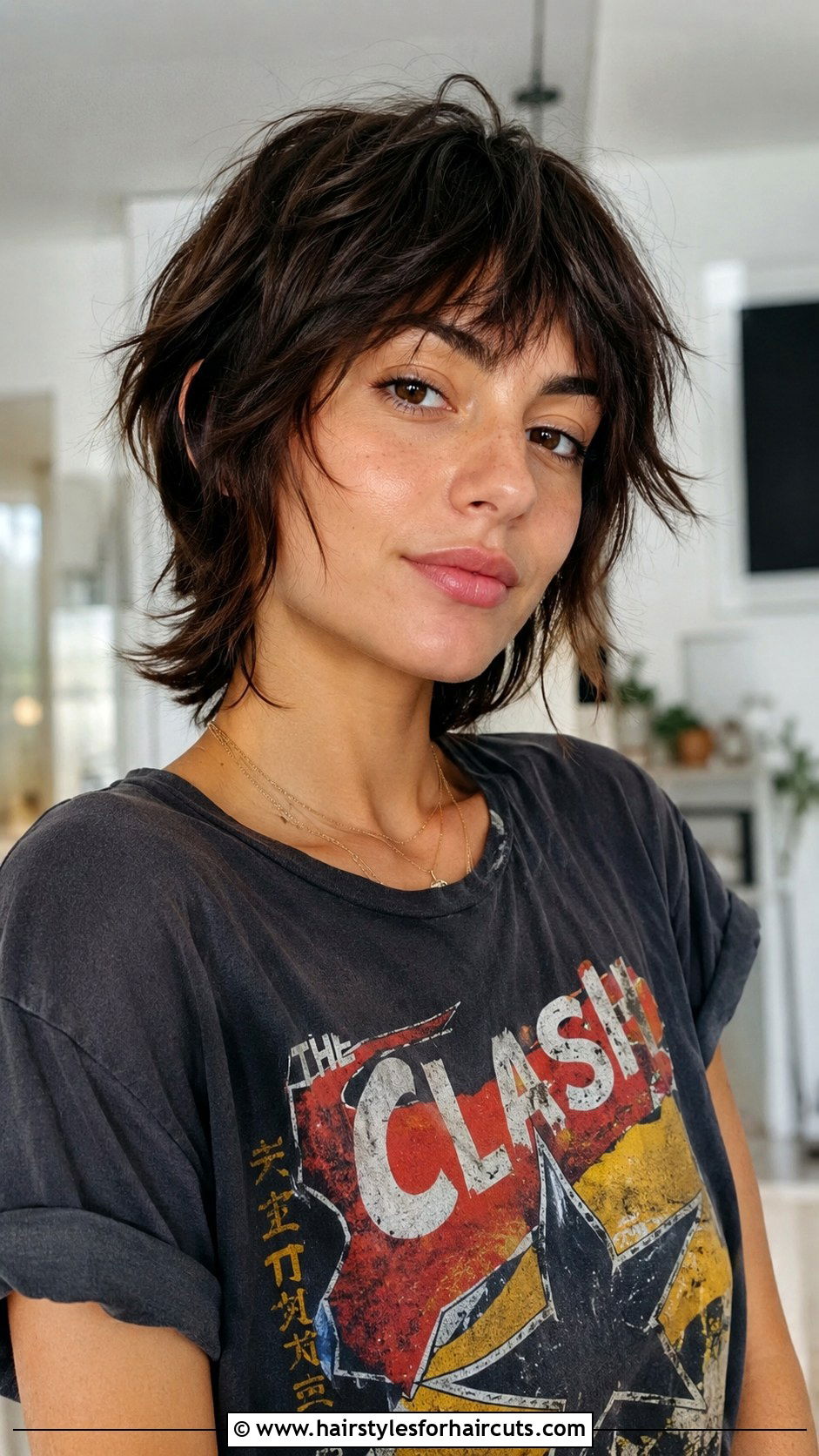 Short Shag Haircut - 25 hairstyles to hide thinning hair - 25 hairstyles to hide thinning hair