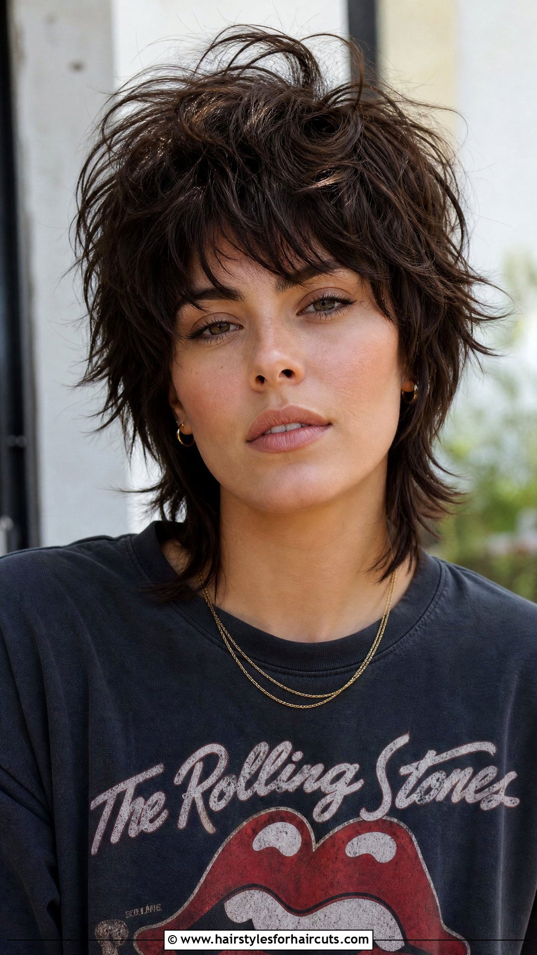 Short Shag With Heavy Layers - 25 layered hairstyles for medium length hair - 25 layered hairstyles for medium length hair