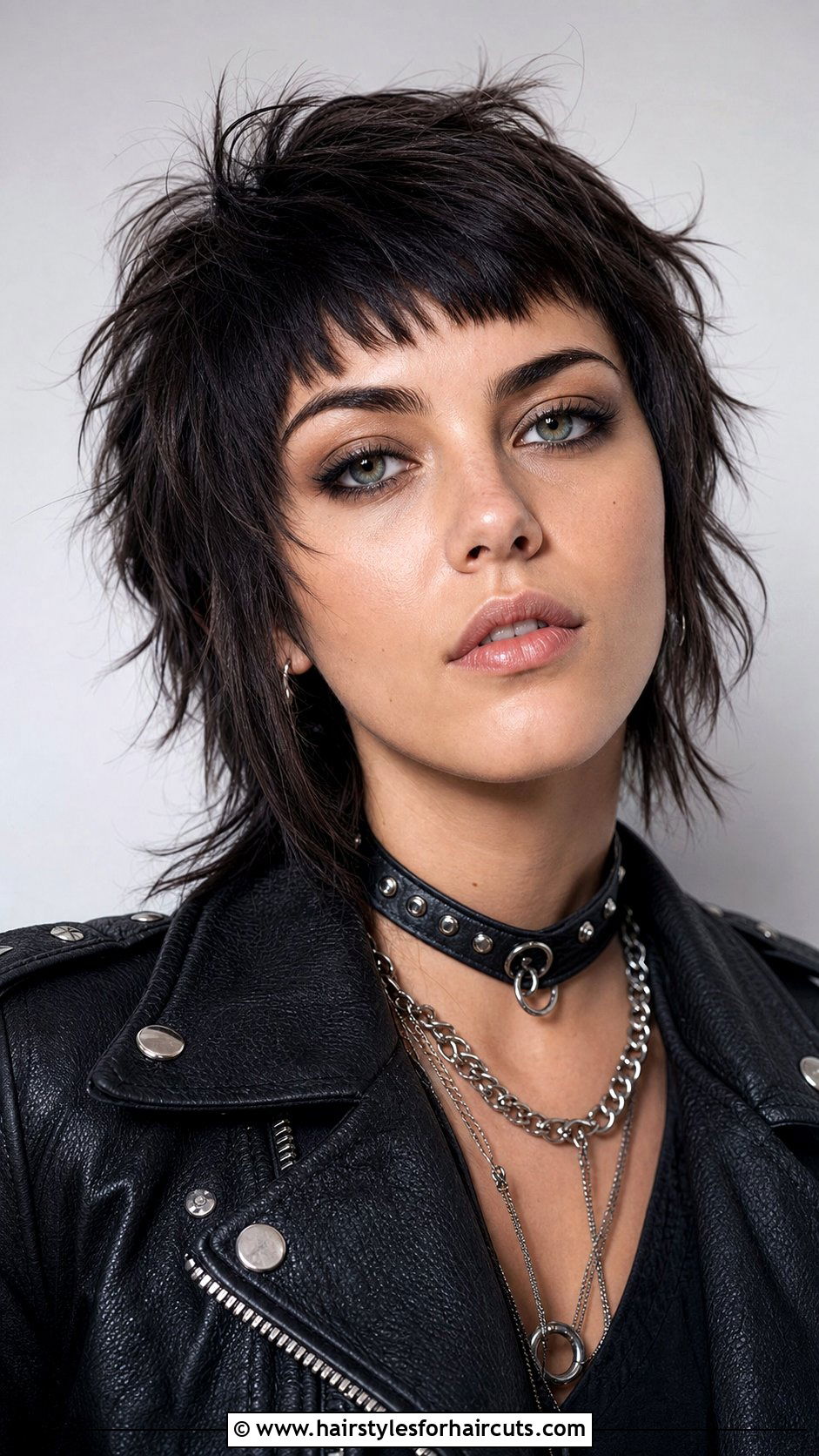 Short Shag With Micro Bangs - 25 haircuts with bangs and layers - 25 haircuts with bangs and layers