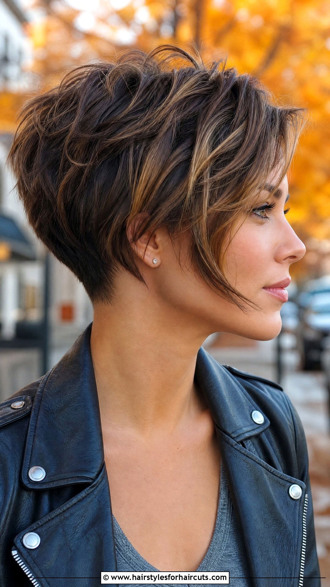 Short Textured Pixie Bob - 25 california hairstyles - 25 california hairstyles