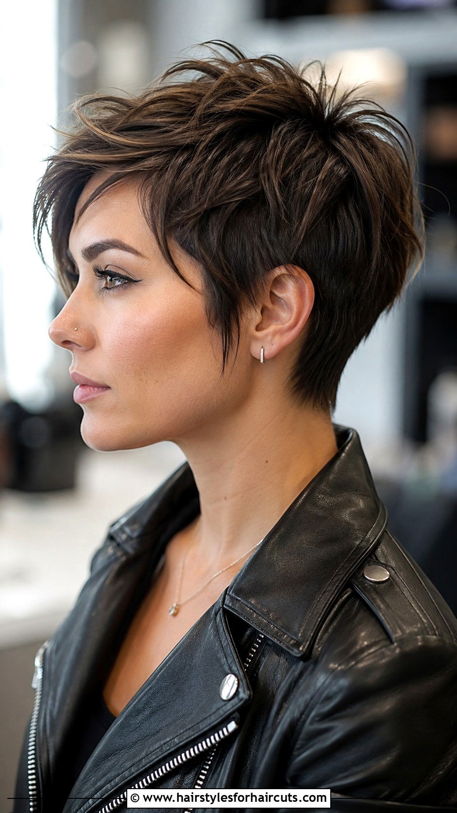 Short Texturized Pixie Bob - 25 haircuts for thin wavy hair - 25 haircuts for thin wavy hair