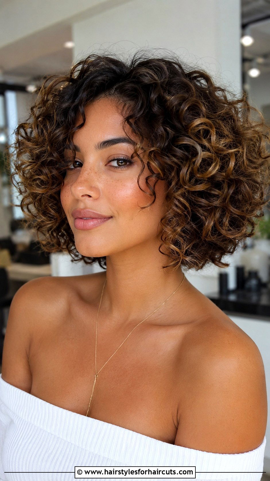 Short Voluminous Curly Hair - 25 cute hairstyles for short curly hair - 25 cute hairstyles for short curly hair