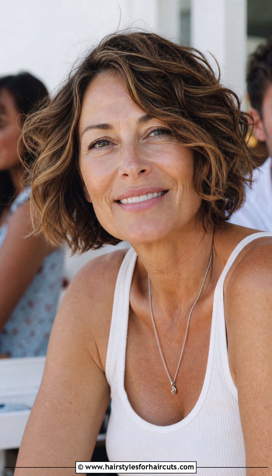 Short Wavy Bob - 25 hairstyles for ladies over 50 - 25 hairstyles for ladies over 50