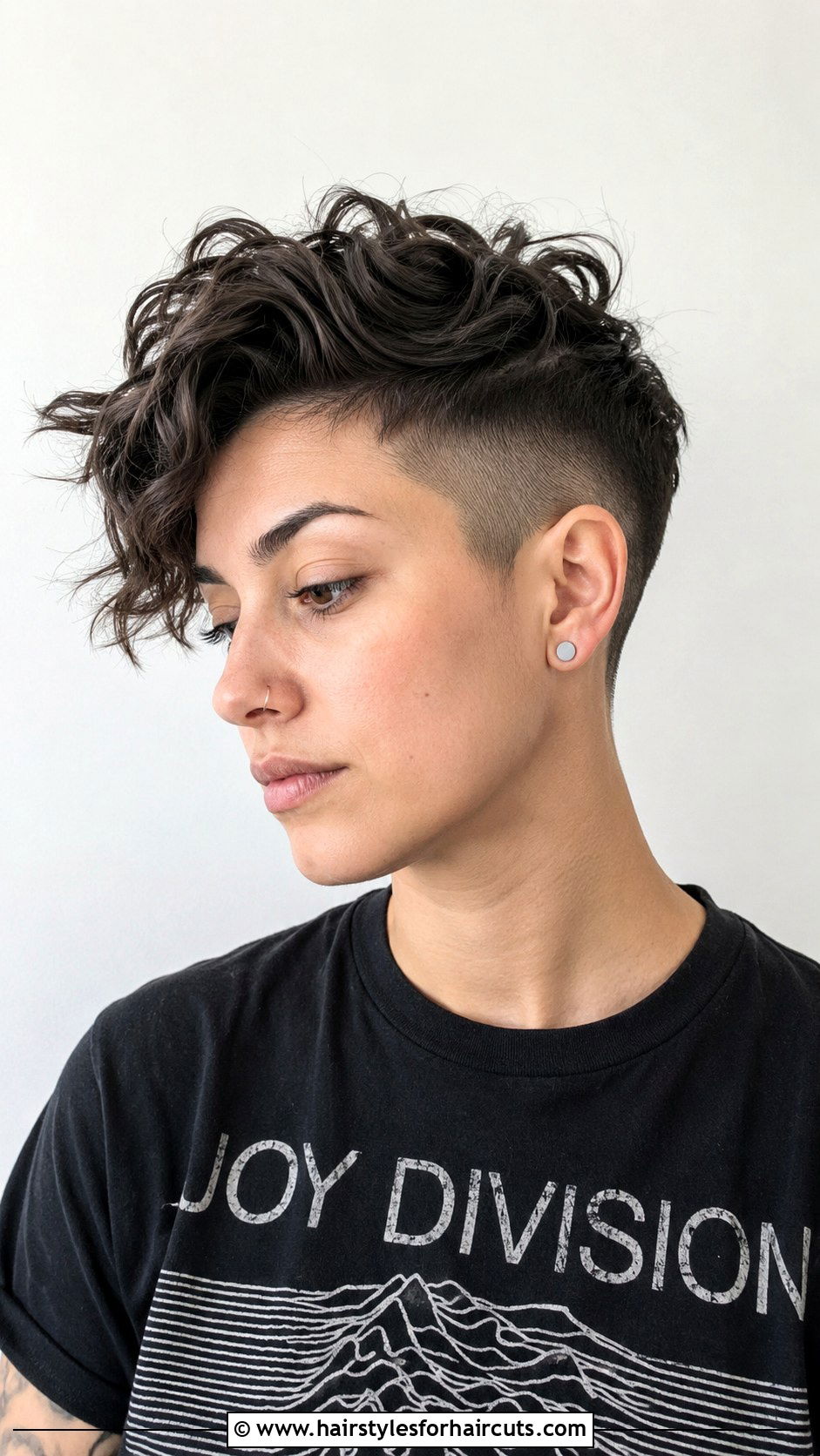 Short Wavy Cut With Undercut - 25 2a hairstyles - 25 2a hairstyles