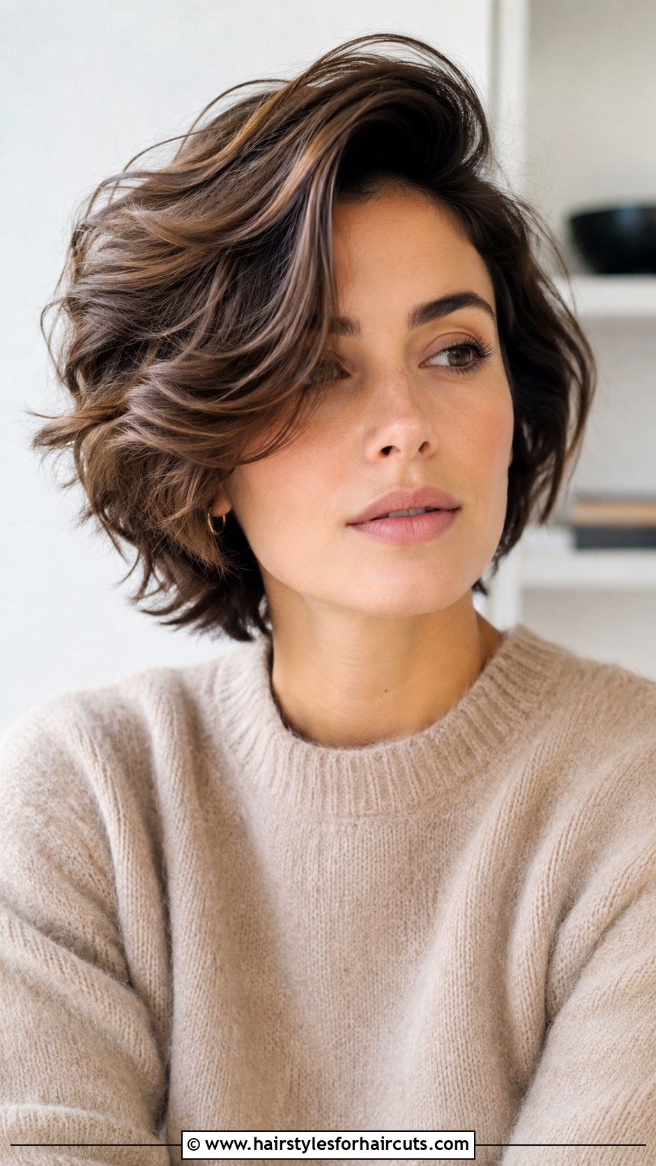 Short Wavy Hair With Deep Side Part - 25 easy hairstyles for short wavy hair - 25 easy hairstyles for short wavy hair