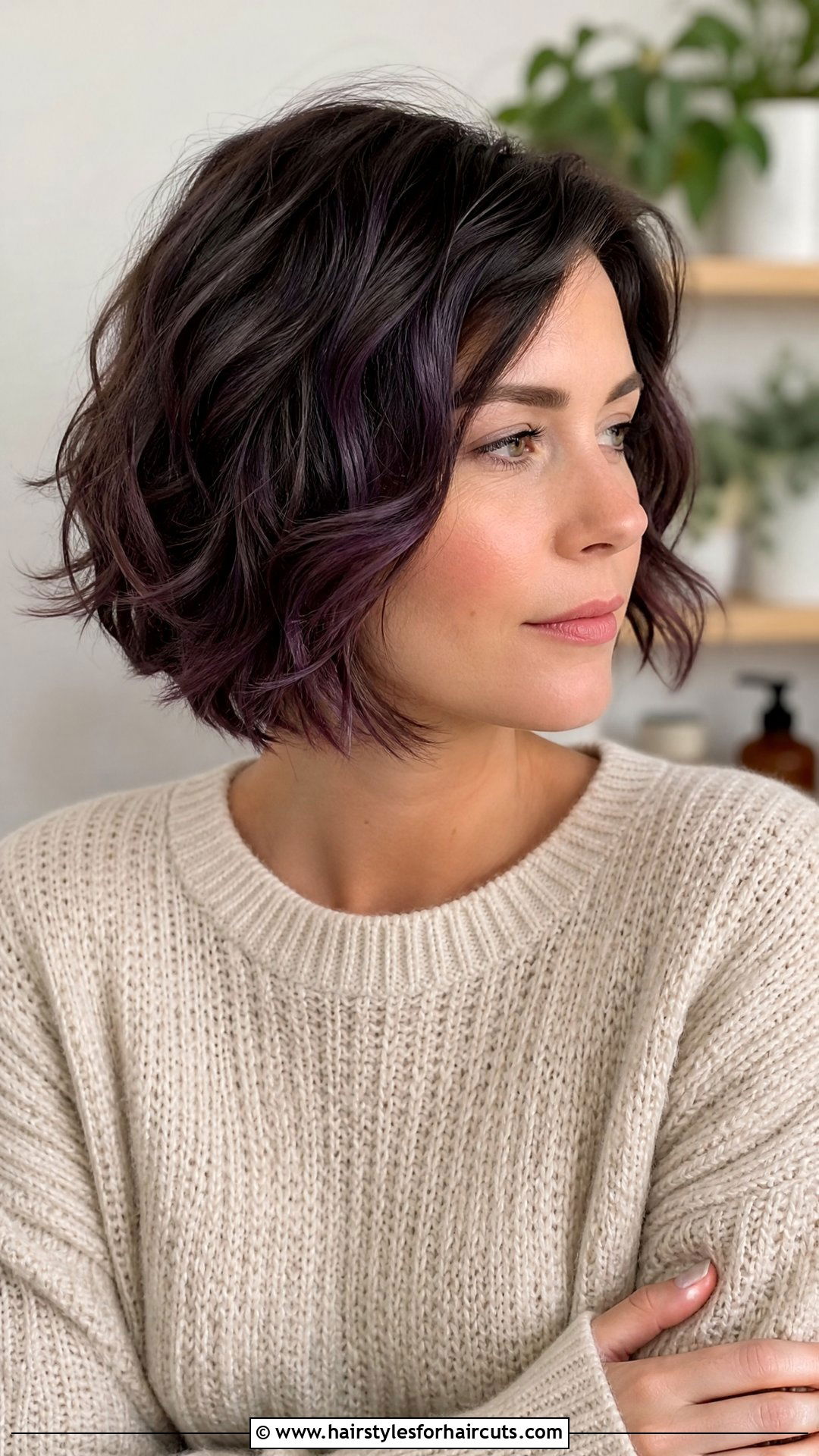 Short Wavy Hair With Plum Lowlights - 25 low light hairstyles - 25 low light hairstyles