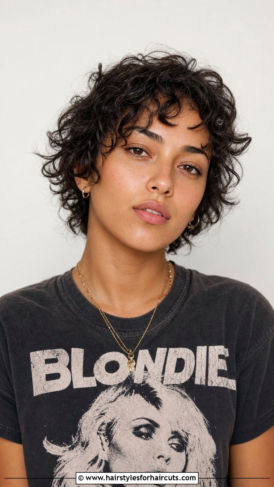 Short Wavy Shag Haircut For 2C Hair - 25 haircuts for 2b2c hair - 25 haircuts for 2b2c hair