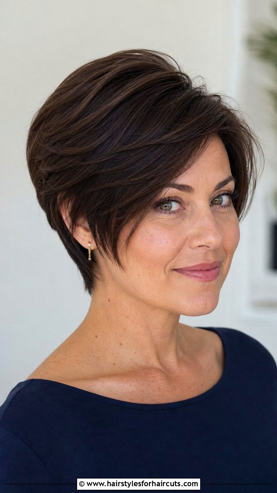 Short Wedge Cut - 25 hairstyles for low density hair - 25 hairstyles for low density hair