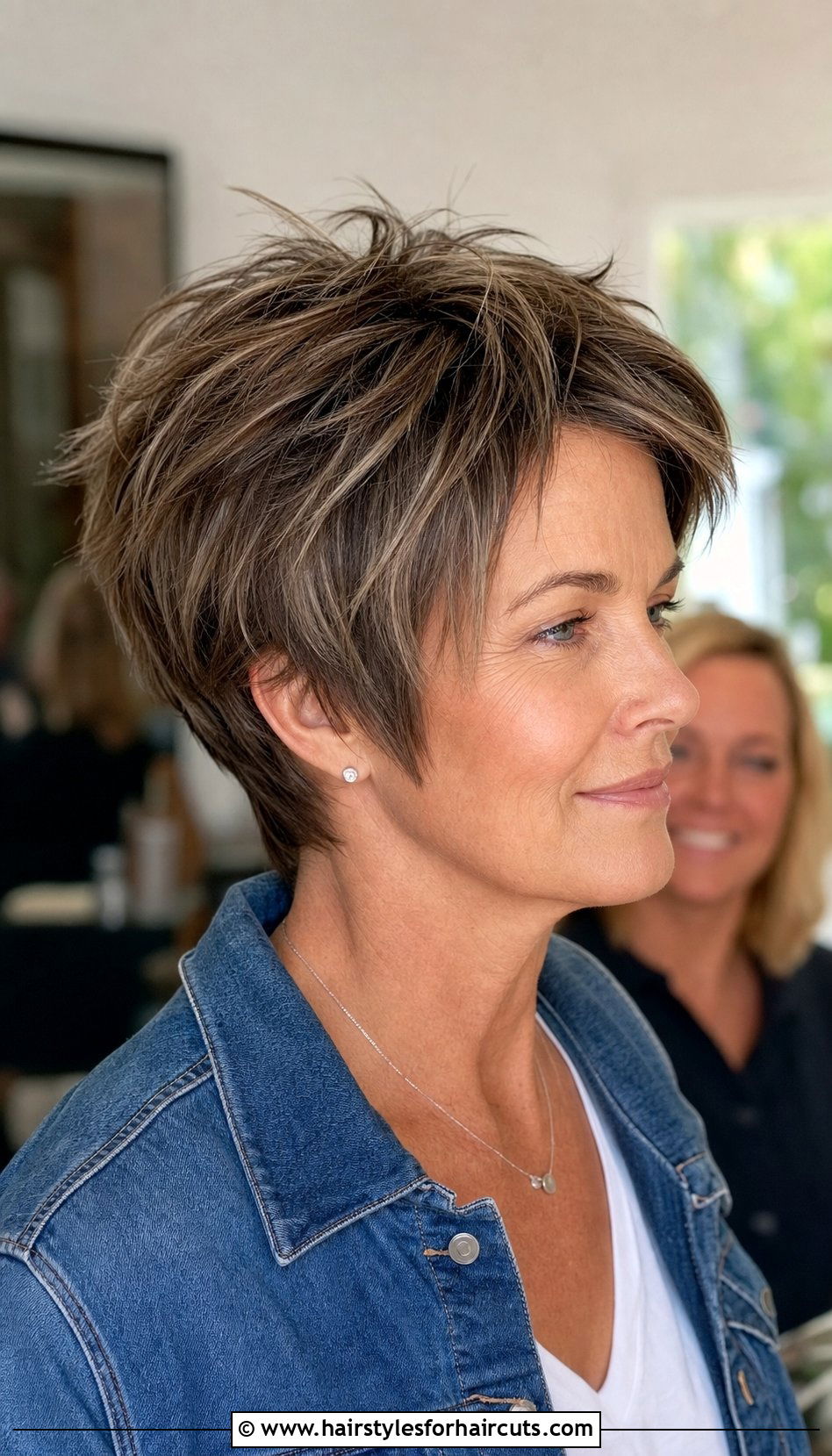 Short Wedge Cut - 25 hairstyles for postpartum hair loss - 25 hairstyles for postpartum hair loss