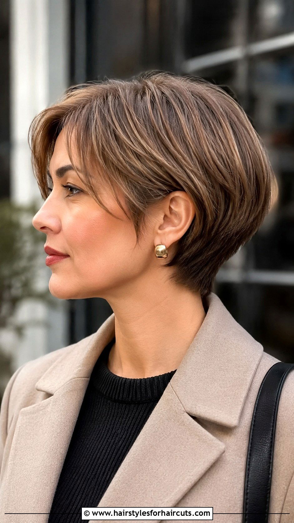 Short Wedge Cut - 25 short haircuts for long face - 25 short haircuts for long face